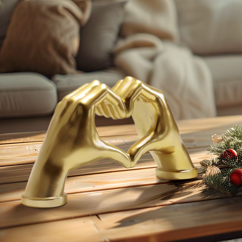HORTIWAVE Statuettes of Resin Gold Heart Hands Sculpture
